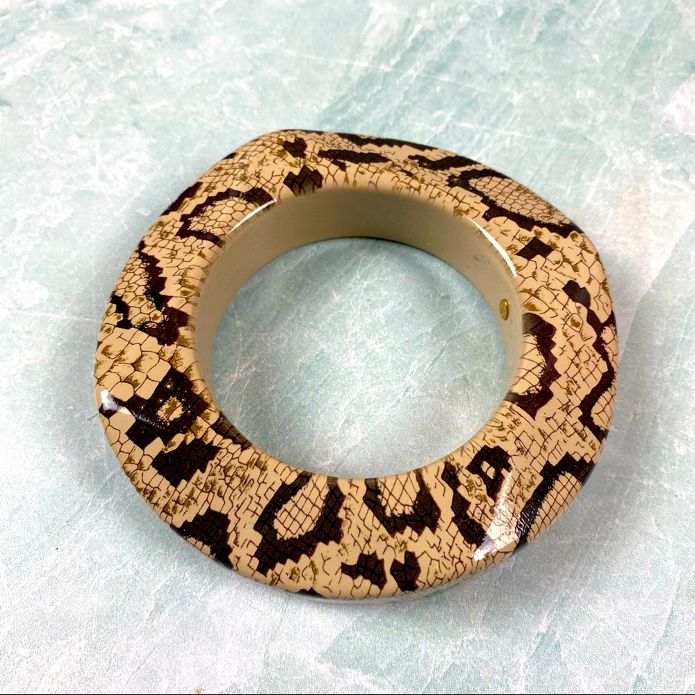 Kenneth Lane chunky snakeskin print tan bangle